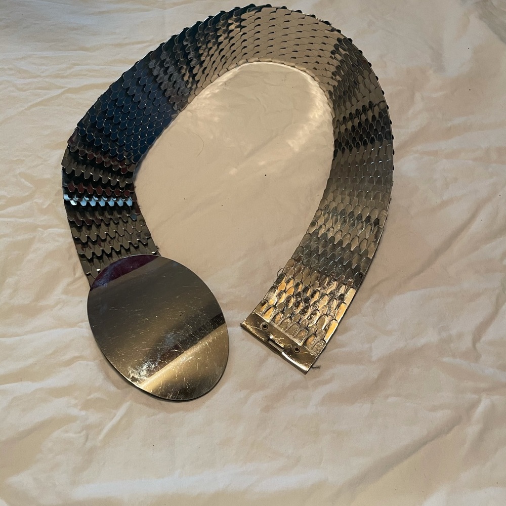 Vintage Stretch Silver Medal Cinch Belt In Very